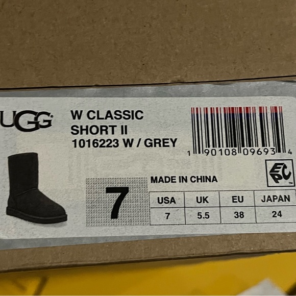 UGG Classic Short II Grey Suede Fur Lined Boots US7 - Picture 15 of 17